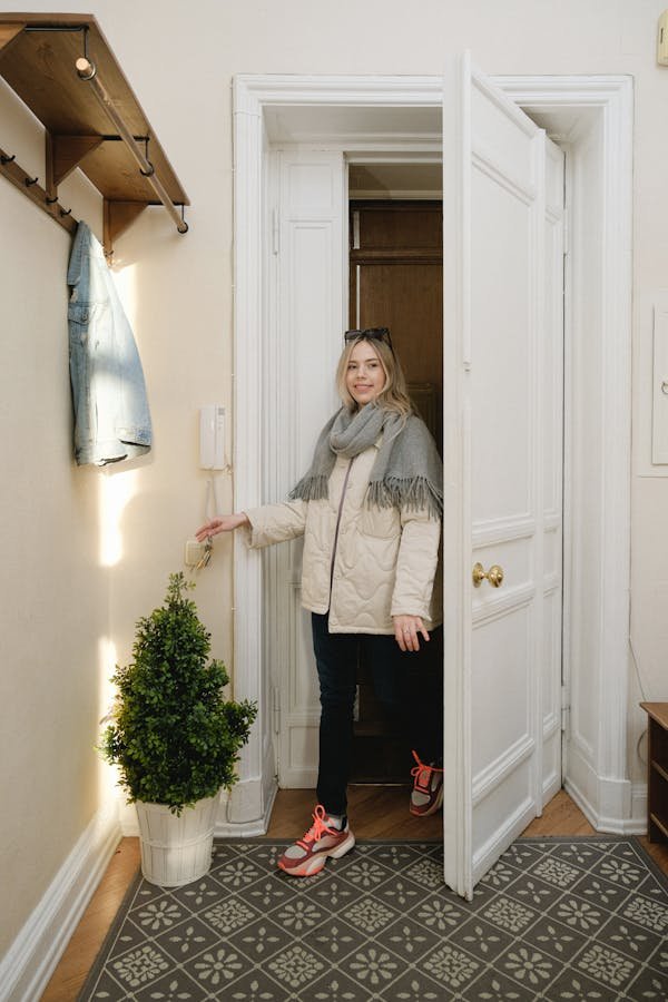 Porte manteau bois vintage : élégance rétro et praticité